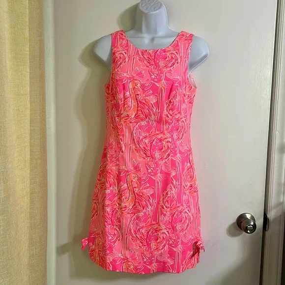 Lilly Pulitzer Dress Size 00 fits like a XS please see measurements below 👇 - Picture 1 of 8